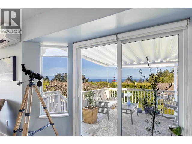 5007 LAUREL AVENUE, Sechelt, British Columbia V7Z0B9