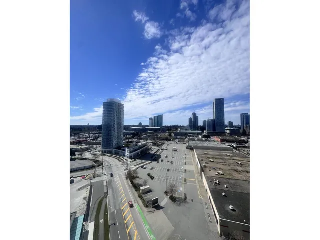 1401 13738 CENTRAL, Surrey, British Columbia V3T0X5