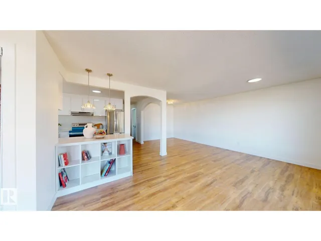 8515 86 AV NW, Edmonton, Alberta T6C1J4