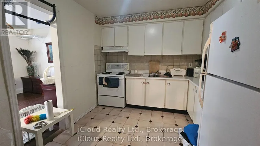 ROOM 2 - 1847 LAWRENCE AVENUE E, Toronto (Wexford-Maryvale), Ontario M1R2Y3