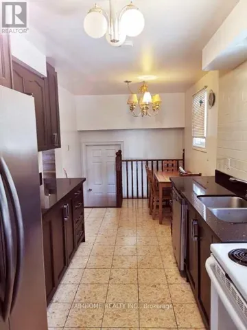 UPPER - 62 MENTOR BOULEVARD, Toronto (Hillcrest Village), Ontario M2H2N1