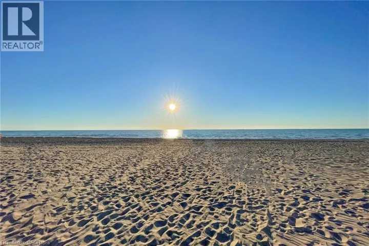 11 DIETRICH Crescent, Grand Bend, Ontario N0M1T0