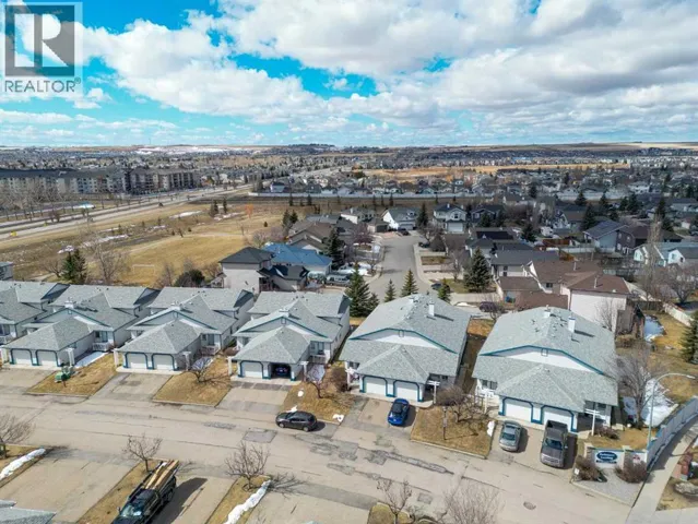 4, 33 Stonegate Drive NW, Airdrie, Alberta T4B2V9