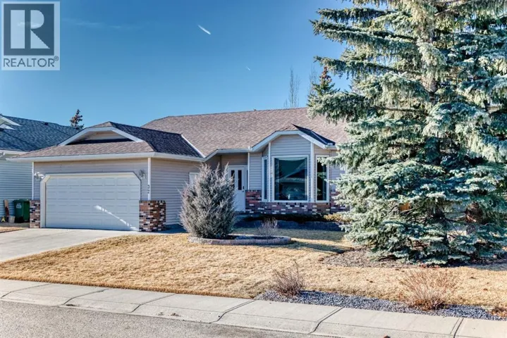 32 West Mackay Crescent, Cochrane, Alberta T4C1J9