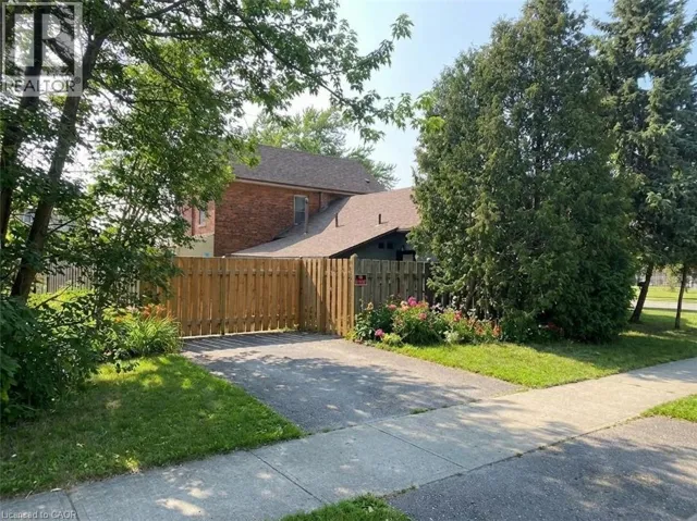 246 FOREST Avenue, Hamilton, Ontario L8N1Y1