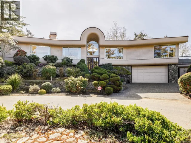 4329 Stoneywood Lane, Saanich, British Columbia V8X5C7