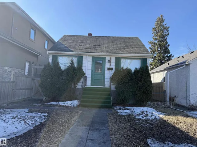 10835 73 AV NW, Edmonton, Alberta T6E1C8