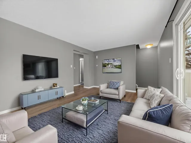 7715 37 AV NW, Edmonton, Alberta T6K1T9