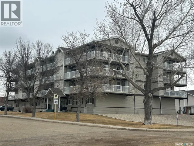 208 1637 1st STREET, Estevan, Saskatchewan S4A2X4