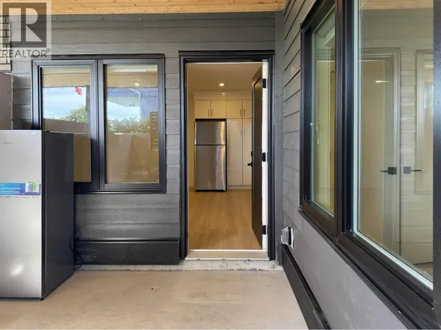2 901 JACKSON CRESCENT, New Westminster, British Columbia V3L4S1