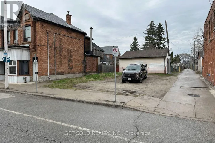 325 BARTON STREET E, Hamilton (Landsdale), Ontario L8L2X6