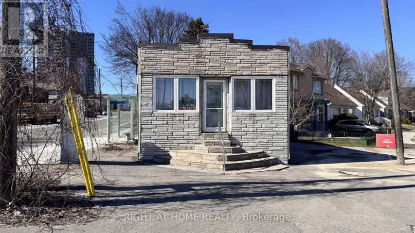 104 DANFORTH ROAD N, Toronto (Oakridge), Ontario M1L3W7