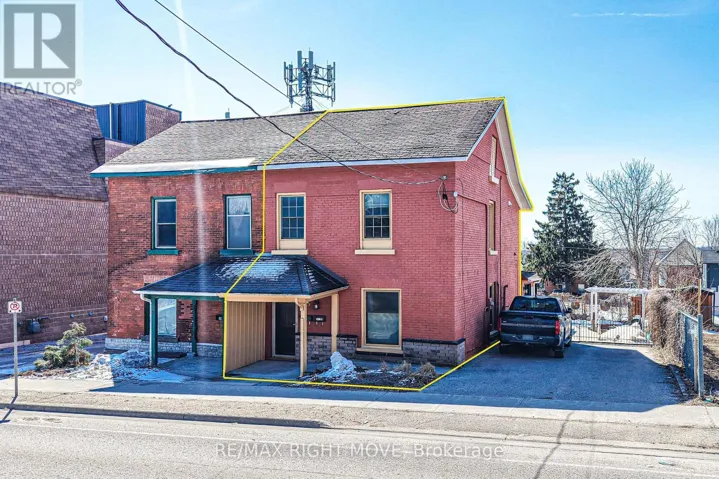 33 COLDWATER ROAD W, Orillia, Ontario L3V3L2