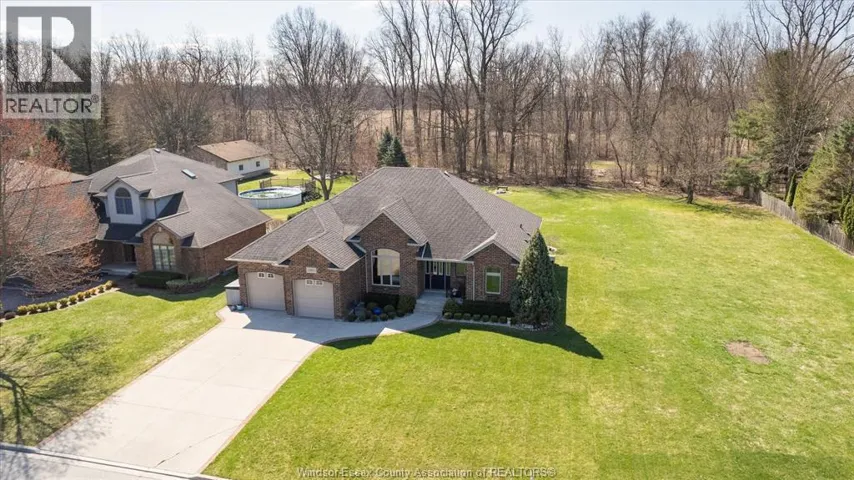 2105 SUZANNE, LaSalle, Ontario N9H2K3