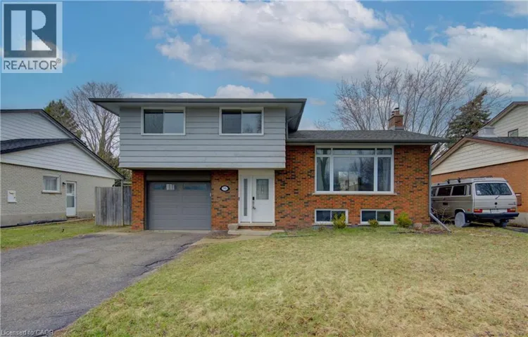 96 GIBSON Drive, Kitchener, Ontario N2B2P4