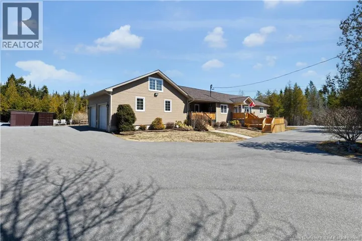 735 Hillcrest Road, Saint John, New Brunswick E2N2B6