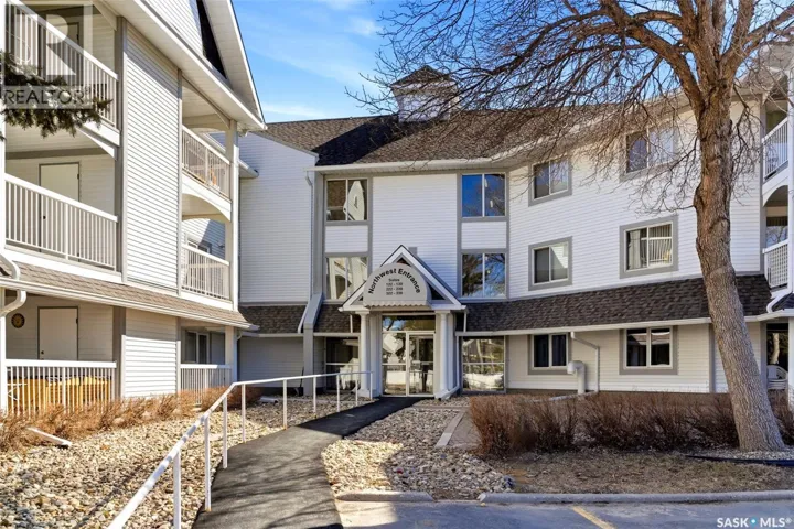 331 960 Assiniboine AVENUE, Regina, Saskatchewan S4V2P8