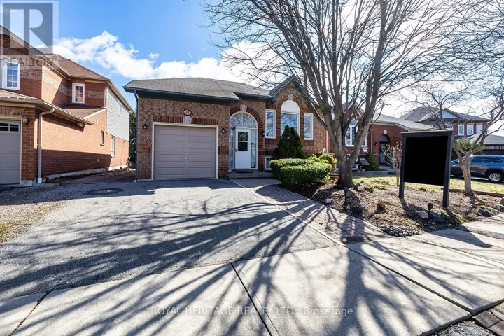 31 THAMES DRIVE N, Whitby (Rolling Acres), Ontario L1R2M2