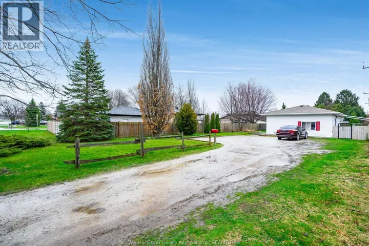 402 Oak STREET East, Leamington, Ontario N8H4V4