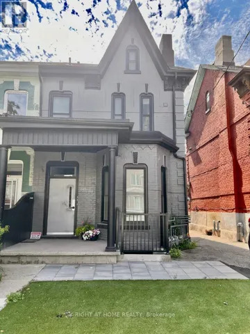 LOWER - 148 DOVERCOURT ROAD, Toronto (Little Portugal), Ontario M6J3C4