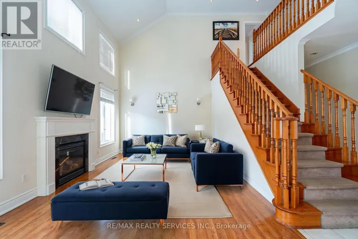 52 MOUNT ROYAL CIRCLE, Brampton (Vales of Castlemore North), Ontario L6P2K4