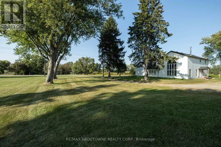 3276 GOVERNORS ROAD, Hamilton, Ontario L0R1T0