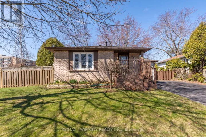 390 BRANTWOOD PARK ROAD, Brantford, Ontario N3P1K7