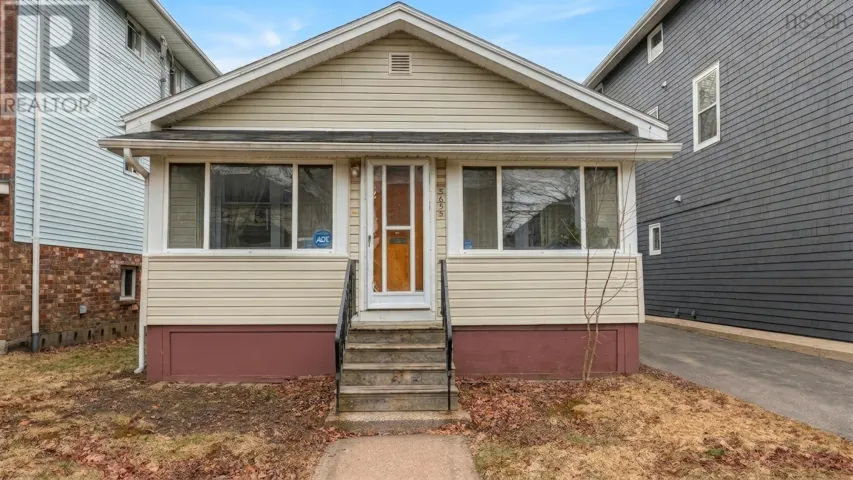 5655 MACARA Street N, Halifax, Nova Scotia B3K1W3