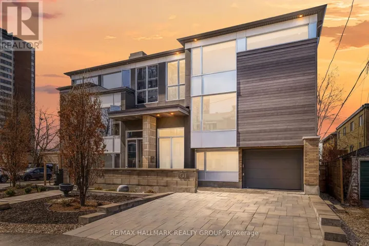 101 TAY STREET, Ottawa, Ontario K2A2H1