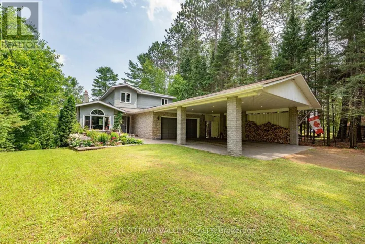 10 RYANS CAMP LANE, Laurentian Hills, Ontario K0J1P0