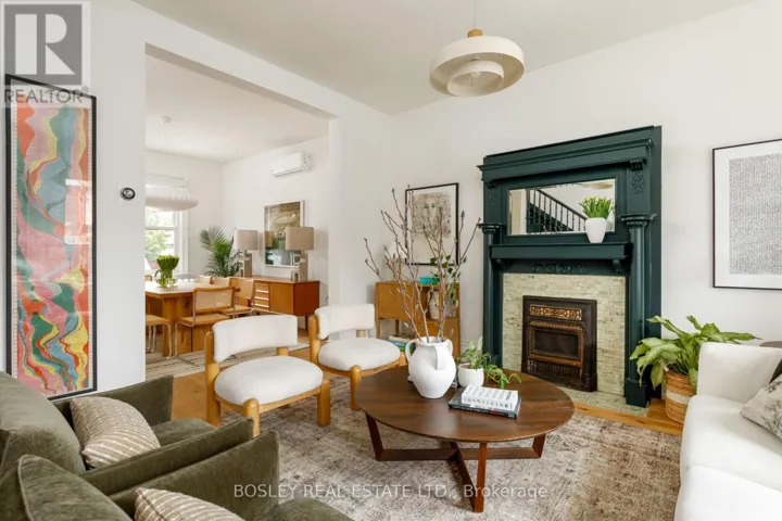 127 LISGAR STREET, Toronto (Little Portugal), Ontario M6J3G4