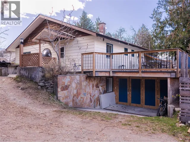 712 Ninth Street, Nelson, British Columbia V1L3B7