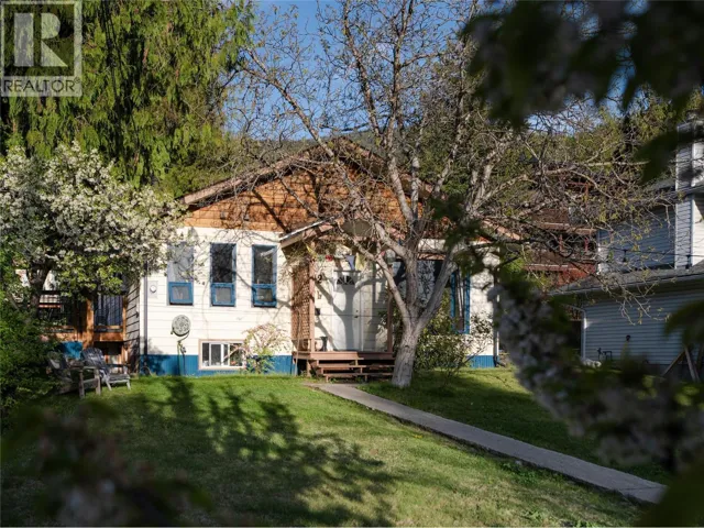 712 Ninth Street, Nelson, British Columbia V1L3B7