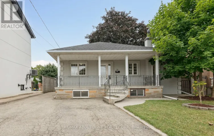 37 BROME ROAD, Toronto (Maple Leaf), Ontario M6L1T5