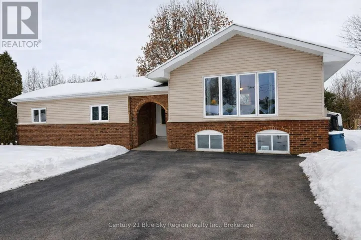 36 NICHOLS STREET, Callander, Ontario P0H1H0
