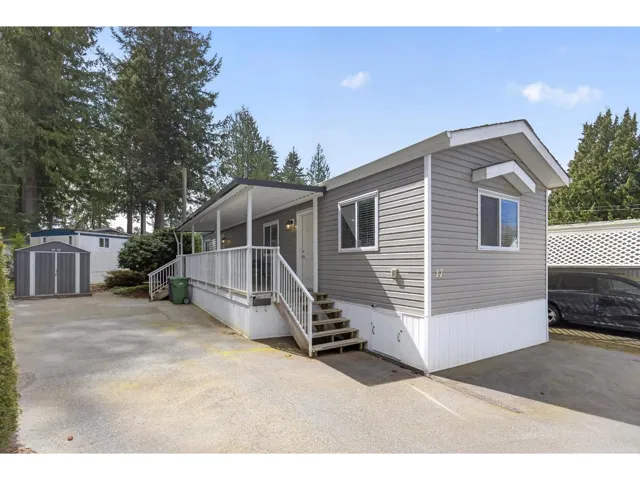 17 24330 FRASER HIGHWAY, Langley, British Columbia V2Z1N2