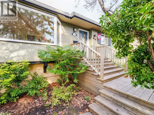 3930 Tudor Ave, Saanich, British Columbia V8N4L6