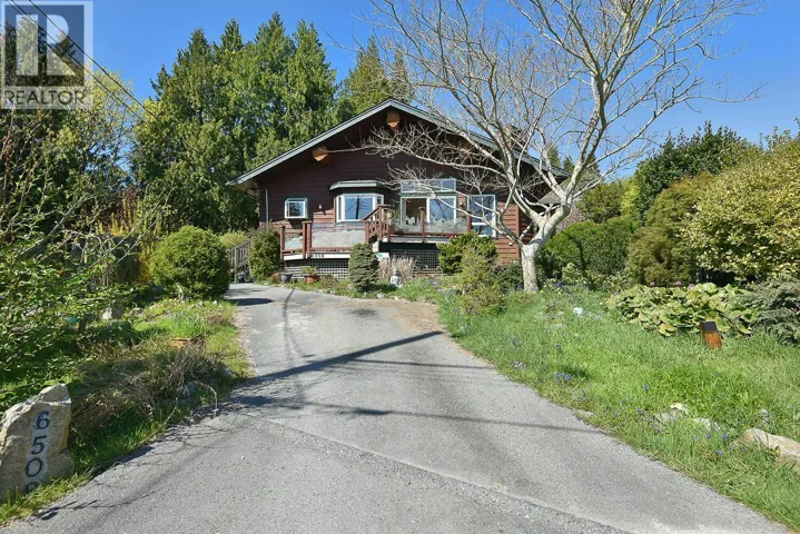 6508 LYNNWOOD COURT, Sechelt, British Columbia V7Z0S9