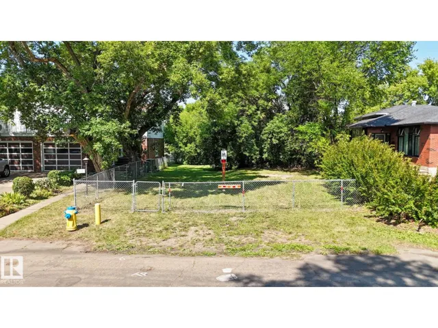 8028 Rowland RD NW, Edmonton, Alberta T6A3W7