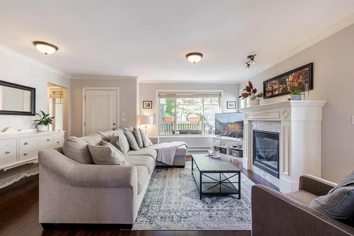 4 6238 192 STREET, Surrey, British Columbia V3S0S2
