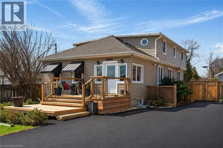 844 UPPER WELLINGTON Street, Hamilton, Ontario L9A3R9