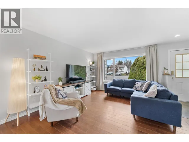 1233 Turri Avenue, Kelowna, British Columbia V1Y8N7