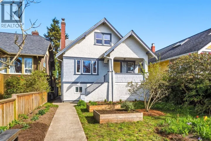 2711 TRINITY STREET, Vancouver, British Columbia V5K1E6