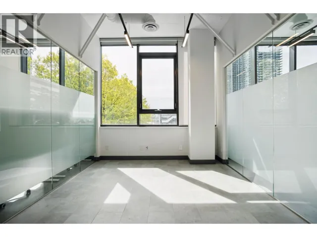 ROOM B 219-4279 DAWSON STREET, Burnaby, British Columbia V5C0N5