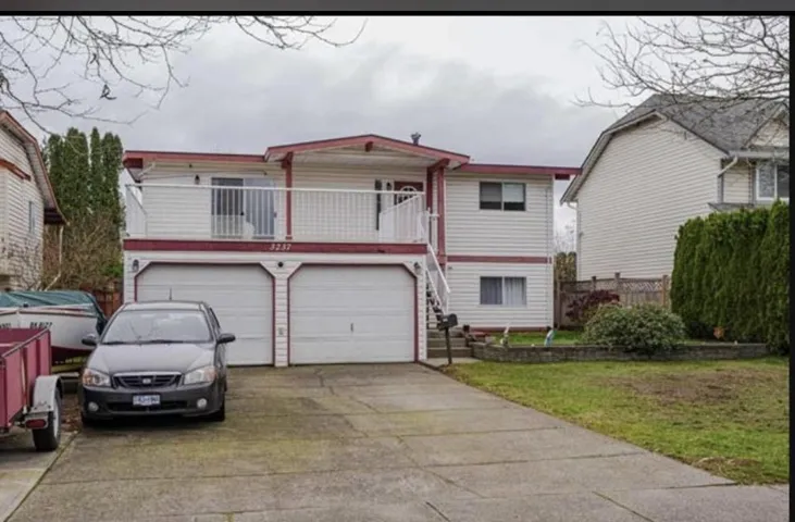3237 272B STREET, Langley, British Columbia V4W3H8