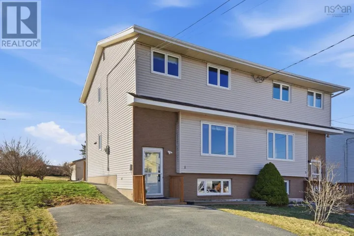 1 Oakwood Court, Dartmouth, Nova Scotia B2W5P8
