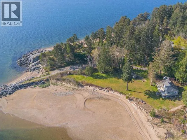 2084 MAHOOD ROAD, Powell River, British Columbia V8A0L3