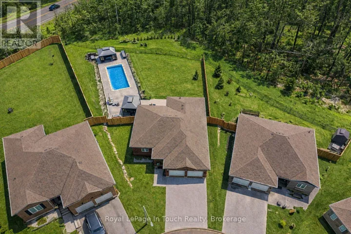 55 HUNTER AVENUE, Tay (Victoria Harbour), Ontario L0K2A0