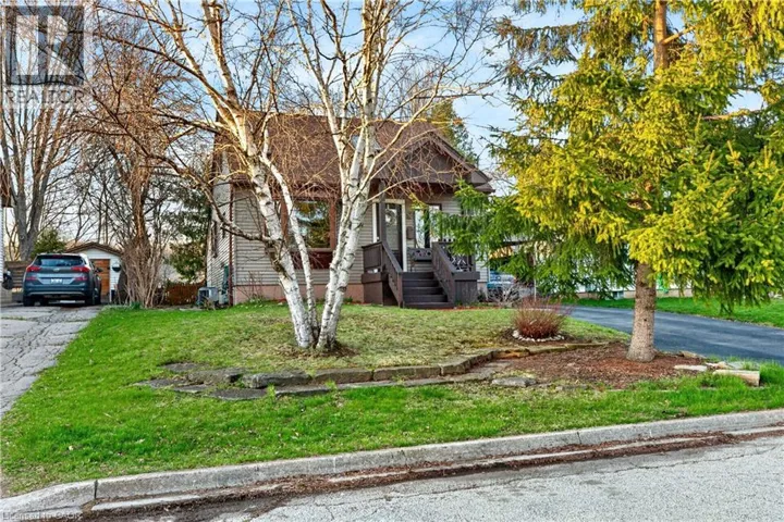 9 MORTON Avenue, Dundas, Ontario L9H2P4
