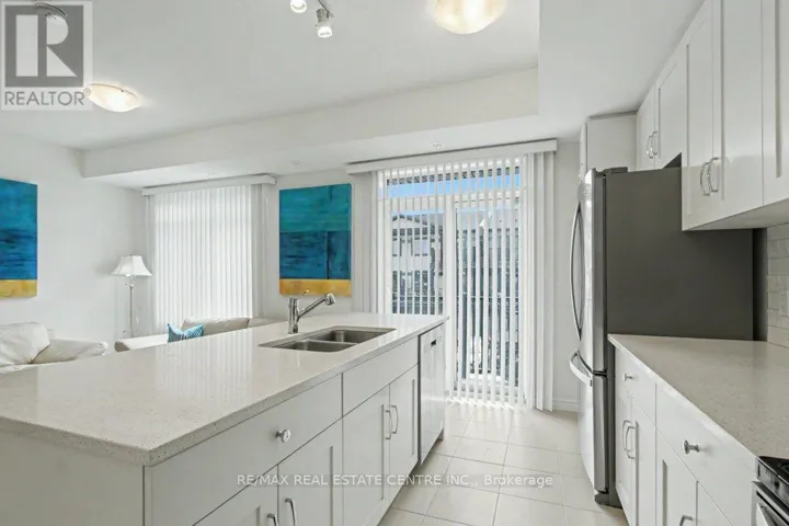 53 LOMOND LANE, Kitchener, Ontario N2R0T6